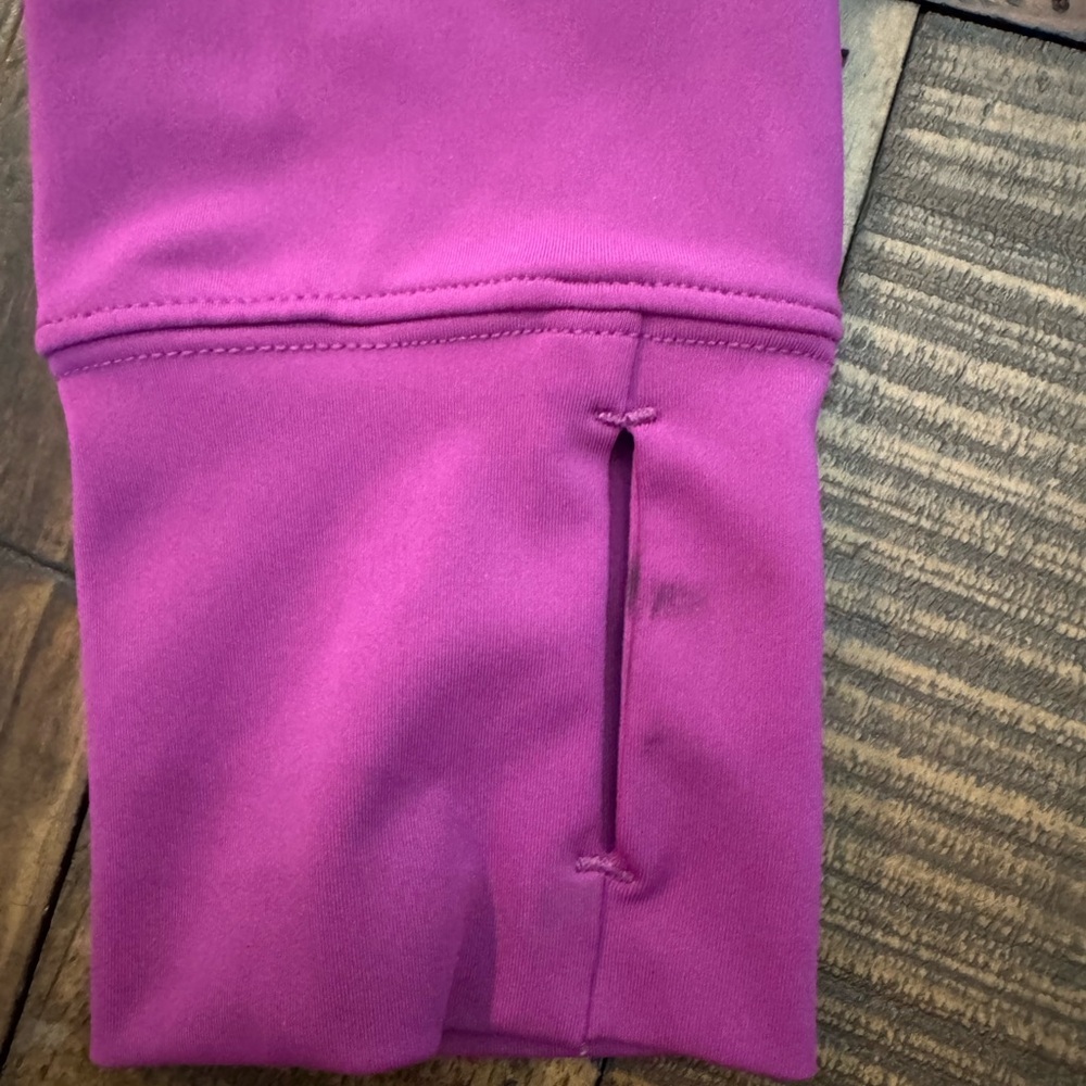 Nike Long Sleeve Cropped Performance Top - Picture 8 of 8